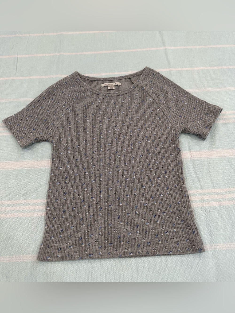 American Eagle Heather Gray Ribbed Knit Top with Blue Flower Flecks